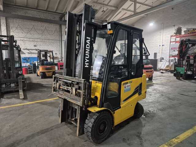 Elektrinis krautuvas Hyundai 25B-9U