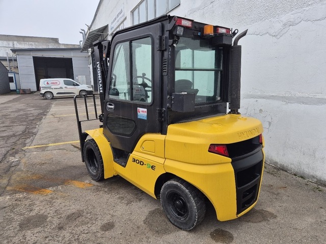 Dyzelinis autokrautuvas HYUNDAI 30D-9E