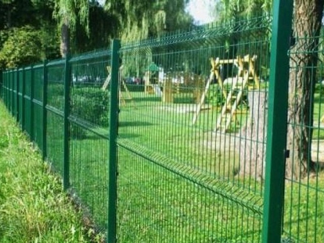 Skardinės žaliuzi ir vertikalios tvoros, vartai