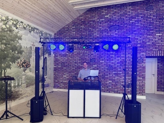 Vestu.lt - renginių vedėjai dj su pilnu įgarsinimu ir apšvietimu