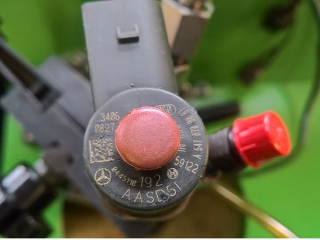 Kuro purkštukas Mercedes-E320,Viano,Vito . 0445110192