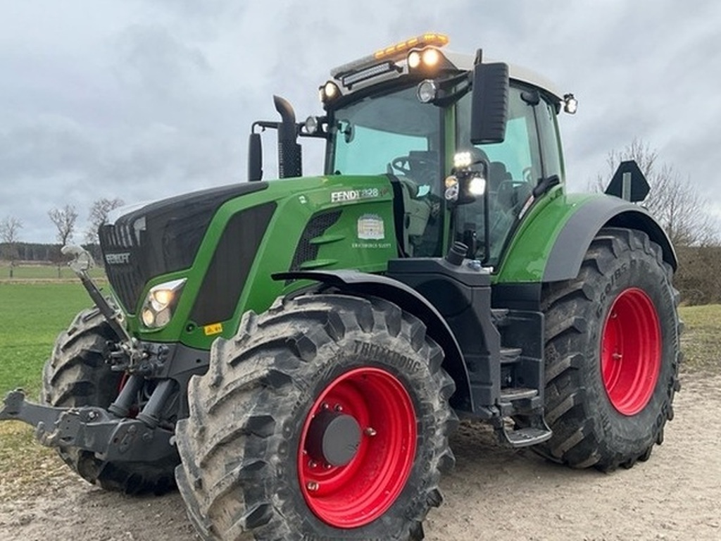 2017 Traktorius  Fendt 828 Vario